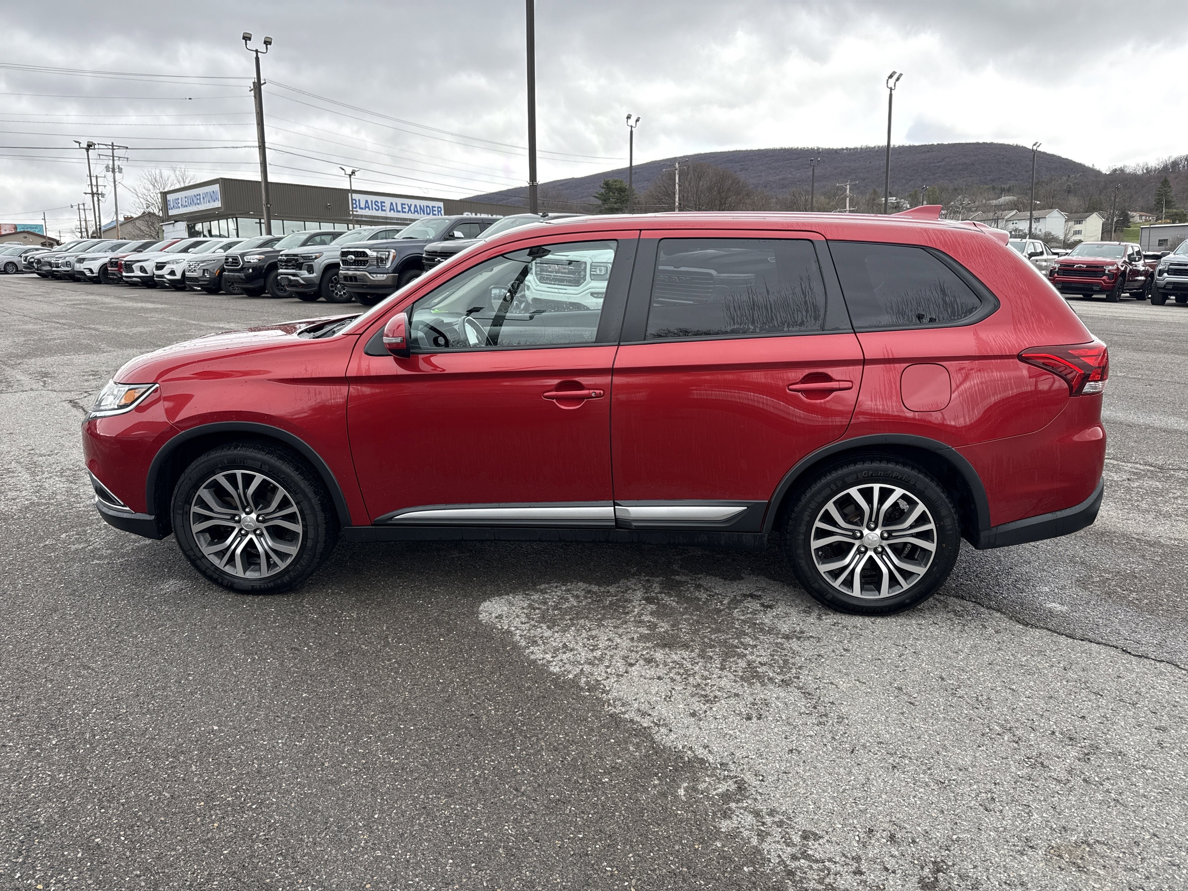 2017 Mitsubishi Outlander SE