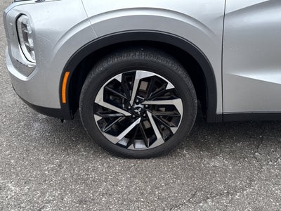 2022 Mitsubishi Outlander ES