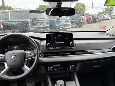 2022 Mitsubishi Outlander ES