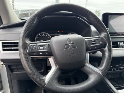 2022 Mitsubishi Outlander ES