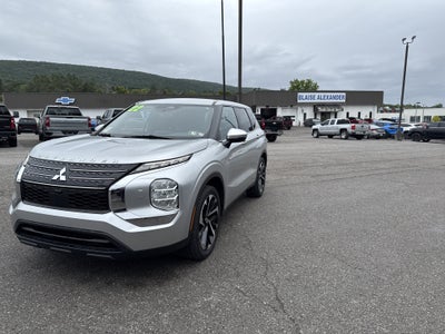 2022 Mitsubishi Outlander ES