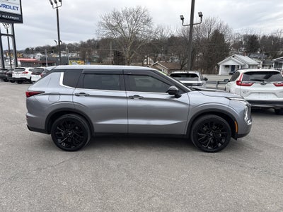 2022 Mitsubishi Outlander Black Edition