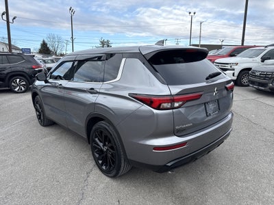 2022 Mitsubishi Outlander Black Edition
