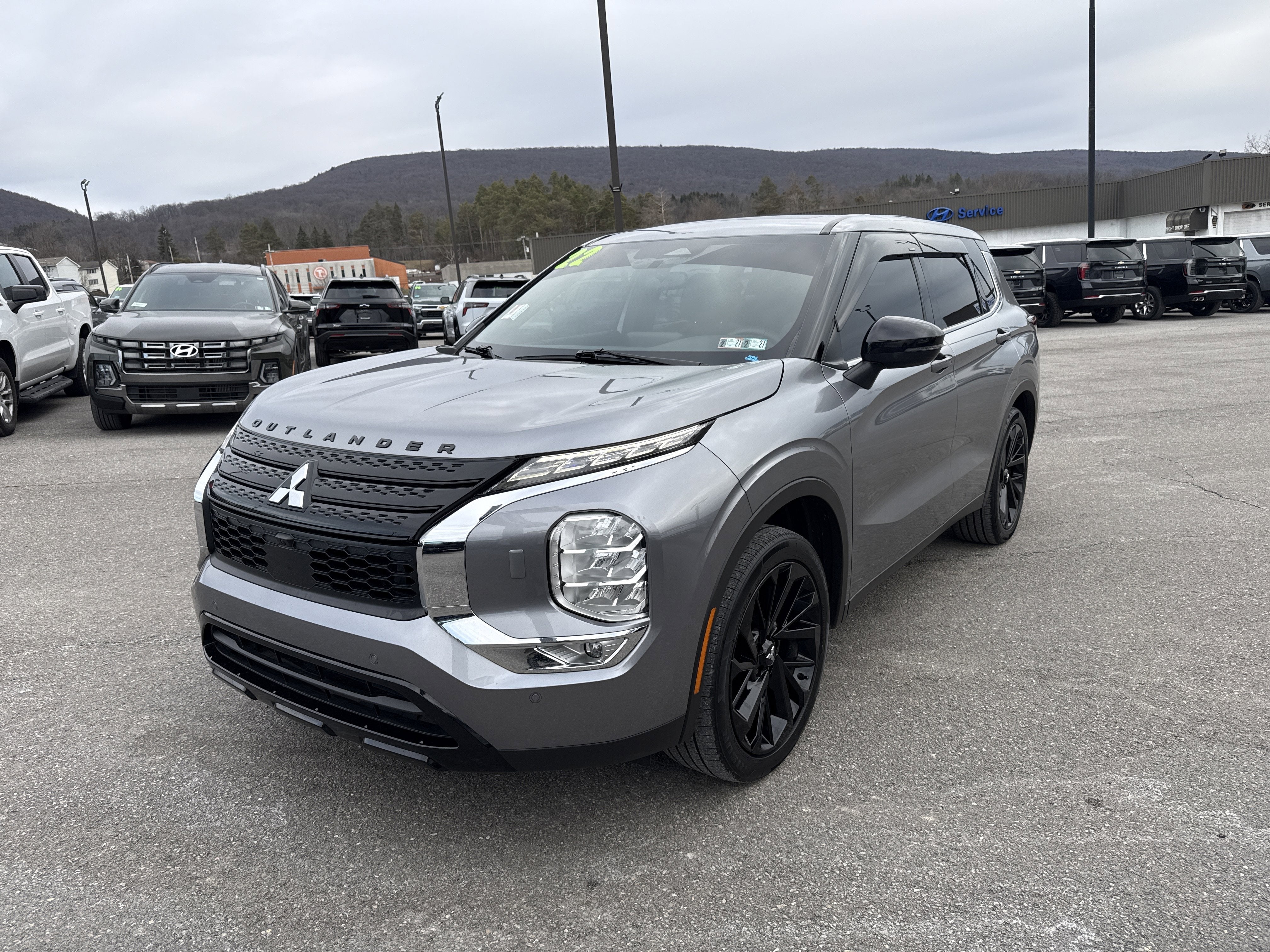 2022 Mitsubishi Outlander Black Edition