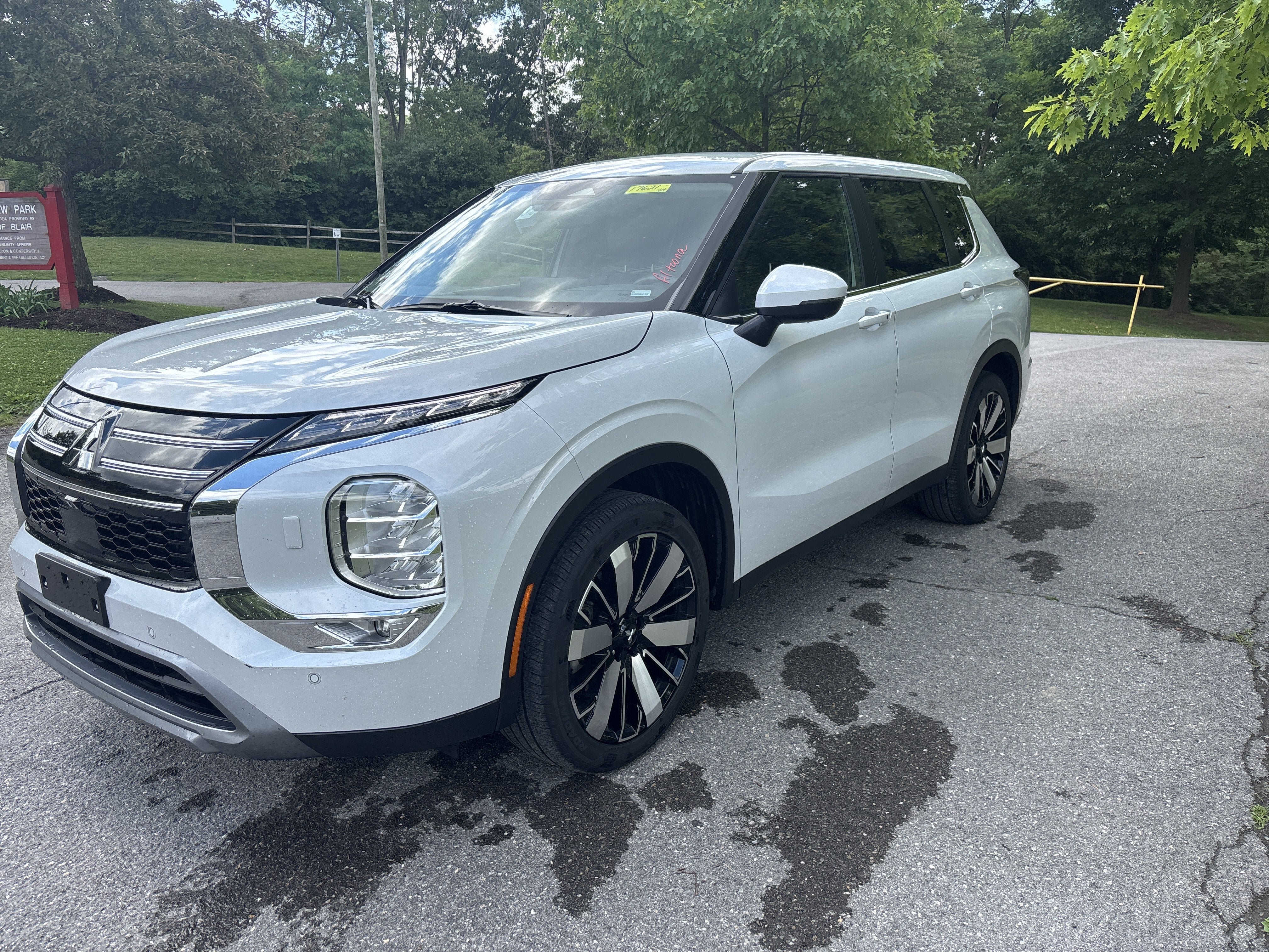 2025 Mitsubishi Outlander SE
