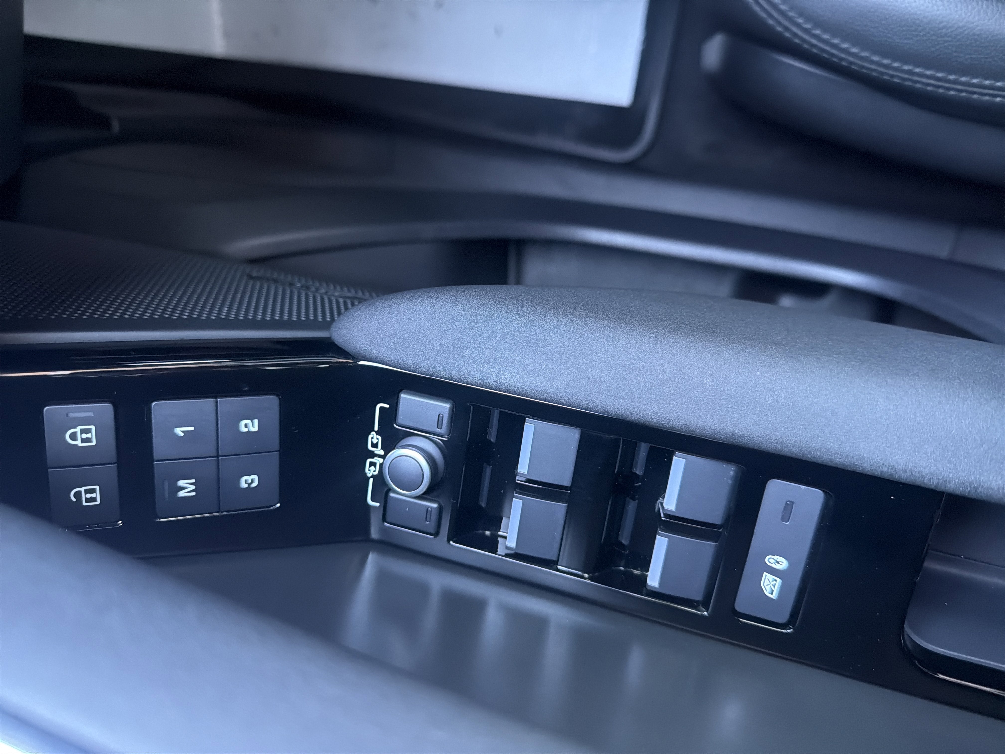 2024 Land Rover Range Rover Velar Dynamic SE