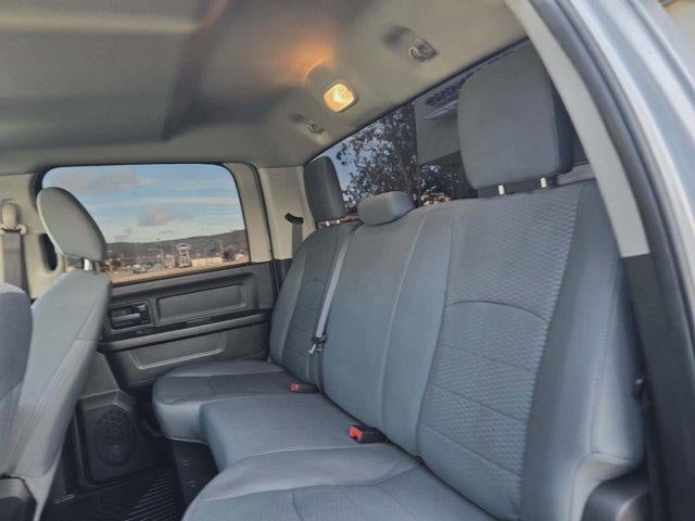 2019 RAM 1500 Classic Express 4x4 Crew Cab 5'7" Box