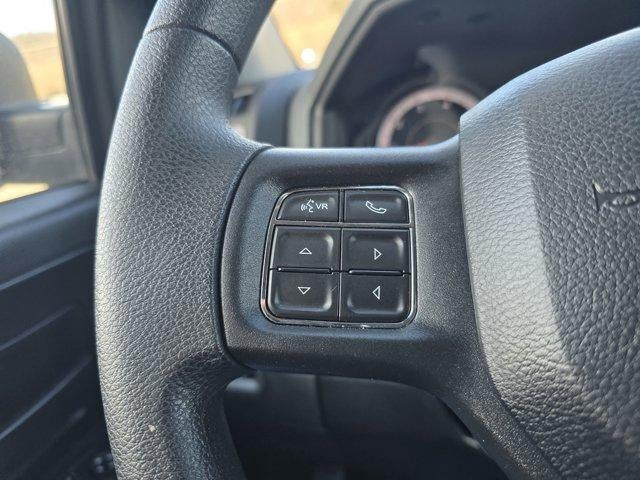 2019 RAM 1500 Classic Express 4x4 Crew Cab 5'7" Box