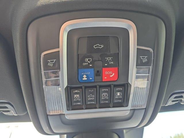 2021 RAM 1500 Laramie 4x4 Crew Cab 5'7" Box