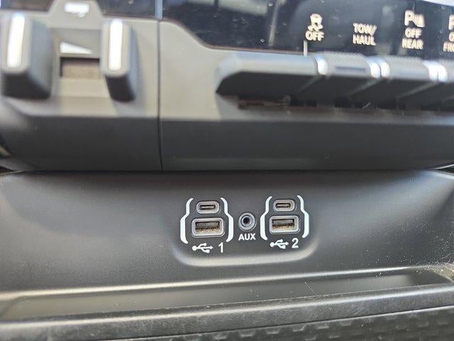 2021 RAM 1500 Laramie 4x4 Crew Cab 5'7" Box