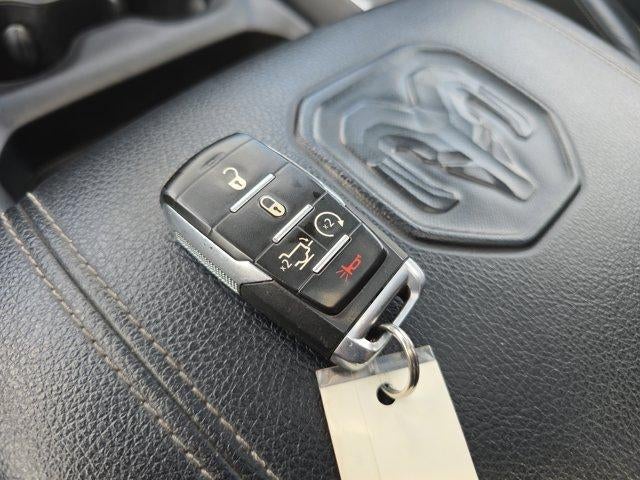 2021 RAM 1500 Laramie 4x4 Crew Cab 5'7" Box