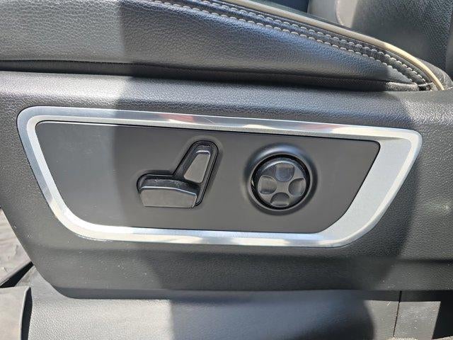 2021 RAM 1500 Laramie 4x4 Crew Cab 5'7" Box