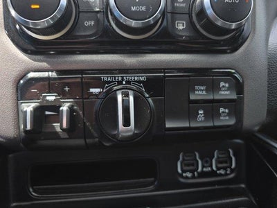 2021 RAM 1500 Laramie 4x4 Crew Cab 5'7" Box