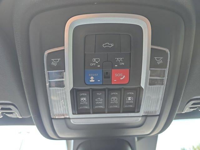 2021 RAM 1500 Laramie 4x4 Crew Cab 5'7" Box