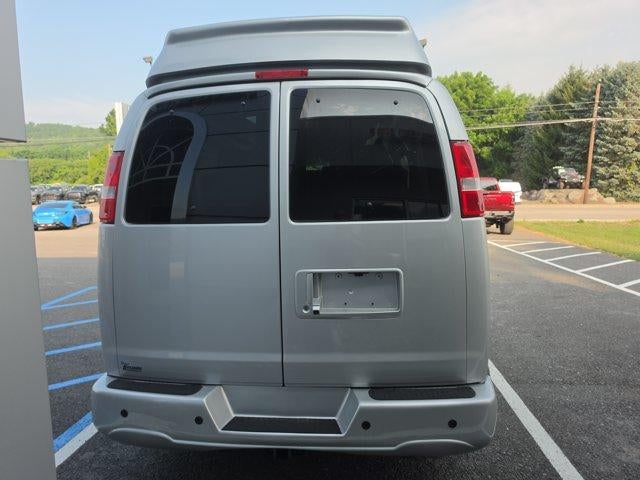 2021 Chevrolet Express Passenger 2500 Regular Wheelbase Rear-Wheel Drive 1LS