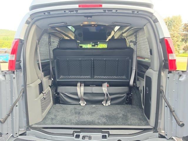 2021 Chevrolet Express Passenger 2500 Regular Wheelbase Rear-Wheel Drive 1LS