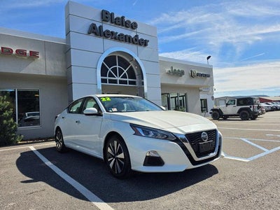 2022 Nissan Altima 2.5 SV Sedan