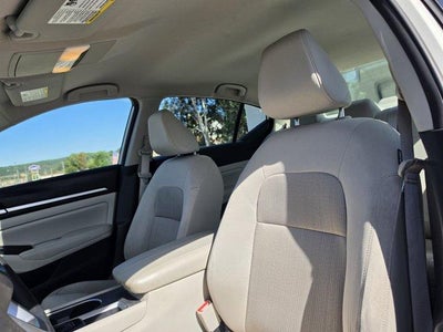 2022 Nissan Altima 2.5 SV Sedan