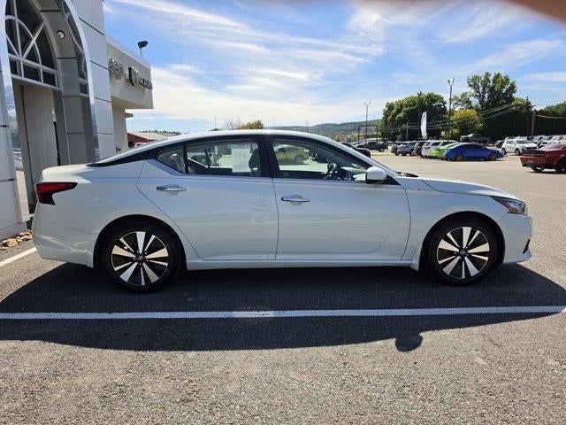 2022 Nissan Altima 2.5 SV Sedan