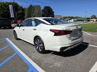 2022 Nissan Altima 2.5 SV Sedan