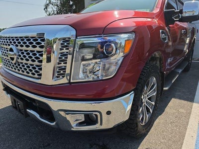 2017 Nissan Titan 4x4 Crew Cab SL