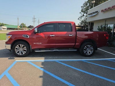 2017 Nissan Titan 4x4 Crew Cab SL