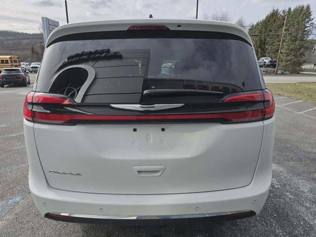 2025 Chrysler Pacifica Select FWD