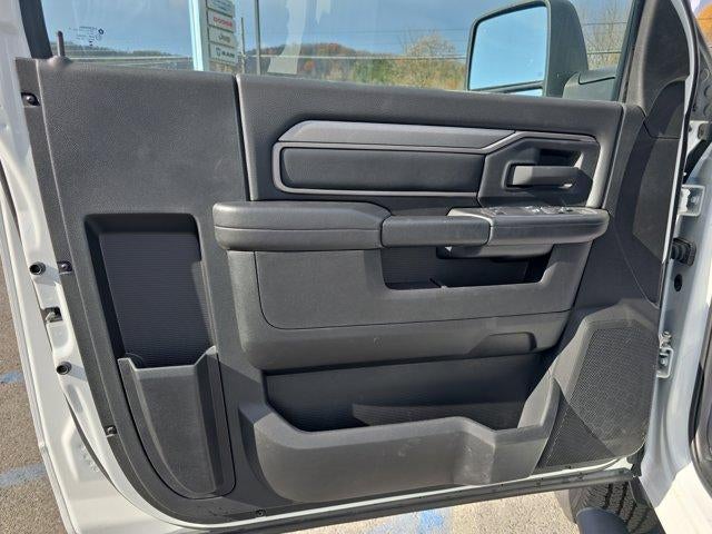 2024 RAM 3500 Tradesman 4x4 Reg Cab 8' Box