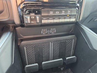 2025 RAM 3500 Big Horn 4x4 Crew Cab 8' Box