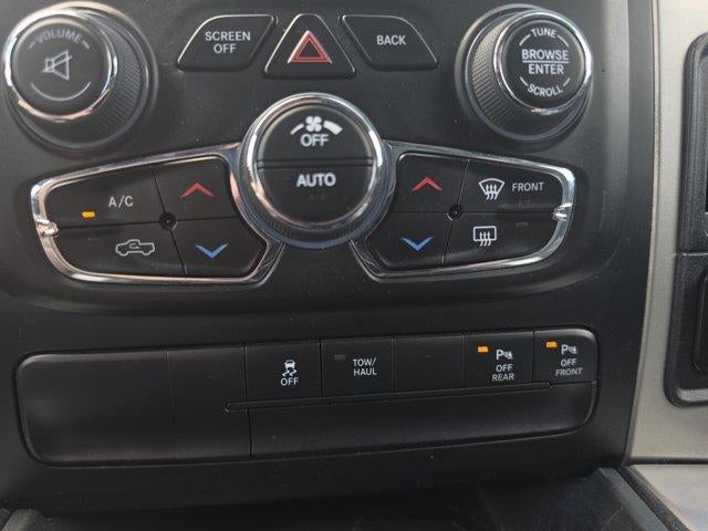 2017 RAM 1500 Big Horn 4x4 Crew Cab 5'7" Box