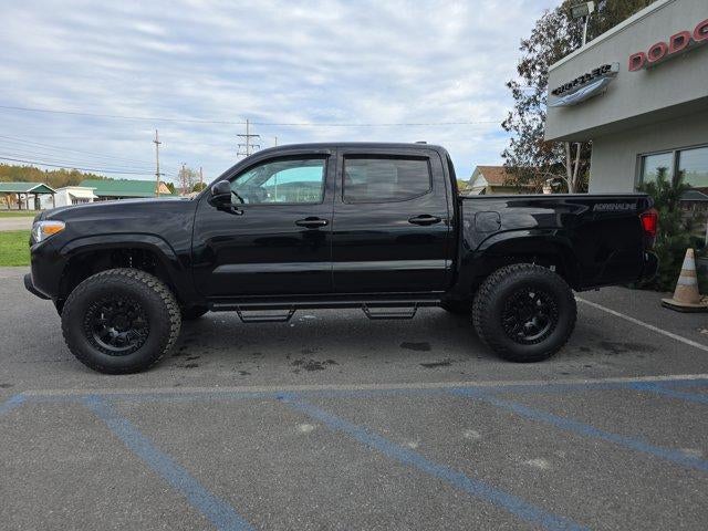 2023 Toyota Tacoma 4WD 4WD SR Double Cab 5' Bed V6 AT (GS)