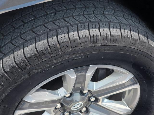 2017 Toyota Tacoma Limited Double Cab 5' Bed V6 4x4 AT (Natl)