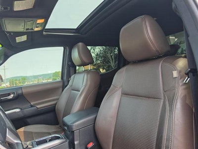 2017 Toyota Tacoma Limited Double Cab 5' Bed V6 4x4 AT (Natl)