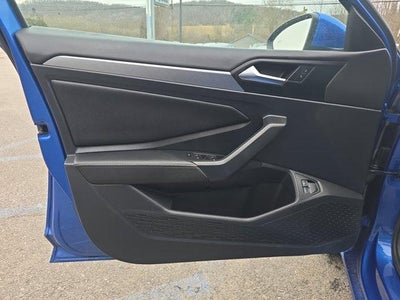 2022 Volkswagen Jetta SE Auto