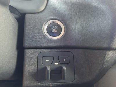 2023 Toyota Tundra 4WD 4WD SR5 CrewMax 5.5' Bed (SE)