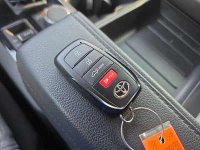2023 Toyota Tundra 4WD 4WD SR5 CrewMax 5.5' Bed (SE)