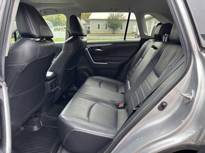 2019 Toyota RAV4 XLE Premium AWD (Natl)