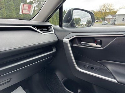 2019 Toyota RAV4 XLE Premium AWD (Natl)