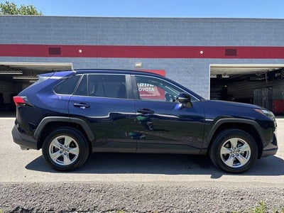 2025 Toyota RAV4 XLE AWD (Natl)
