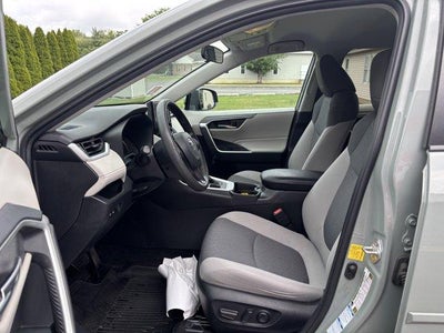 2020 Toyota RAV4 XLE AWD (Natl)