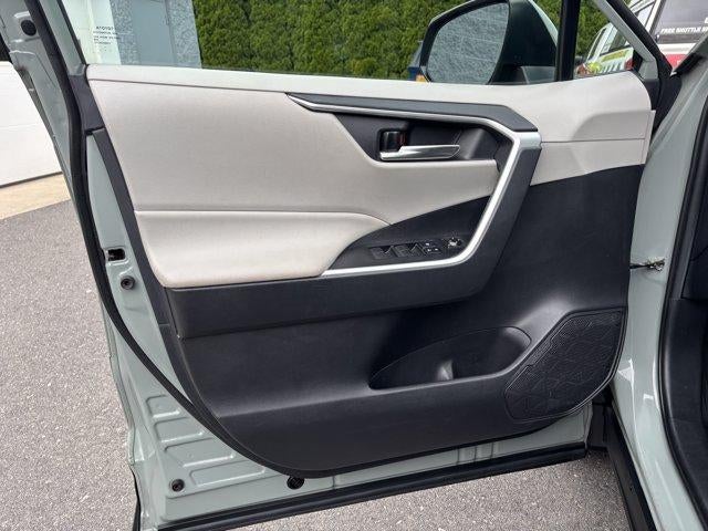 2020 Toyota RAV4 XLE AWD (Natl)