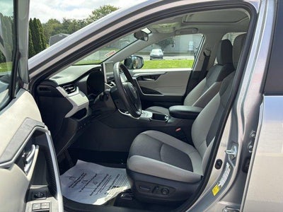 2025 Toyota RAV4 Hybrid XLE AWD (Natl)