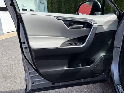2025 Toyota RAV4 Hybrid XLE AWD (Natl)