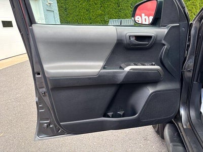2018 Toyota Tacoma SR5 Double Cab 5' Bed V6 4x4 AT (GS)