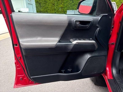 2018 Toyota Tacoma SR5 Double Cab 6' Bed V6 4x4 AT (Natl)