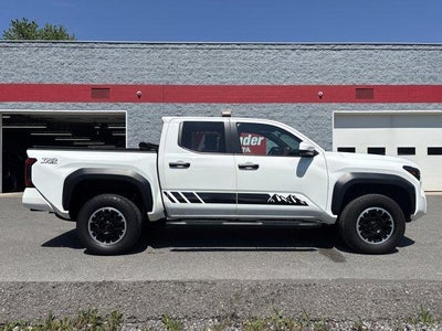 2024 Toyota Tacoma 4WD 4WD TRD Off Road Double Cab 5' Bed AT (Natl)