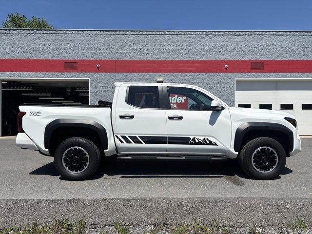 2024 Toyota Tacoma 4WD 4WD TRD Off Road Double Cab 5' Bed AT (Natl)