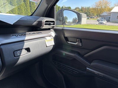 2026 Toyota Tacoma 4WD 4WD TRD Sport Double Cab 5' Bed AT (Natl)