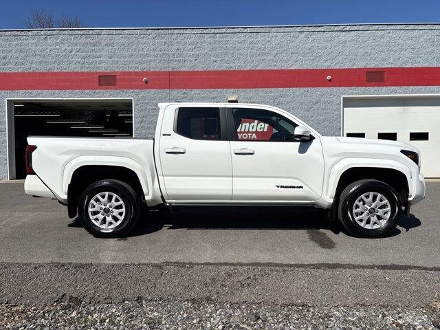 2024 Toyota Tacoma 4WD 4WD SR5 Double Cab 5' Bed AT (GS)