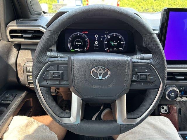 2026 Toyota Tacoma 4WD 4WD Limited Hybrid Double Cab 5' Bed AT (Natl)